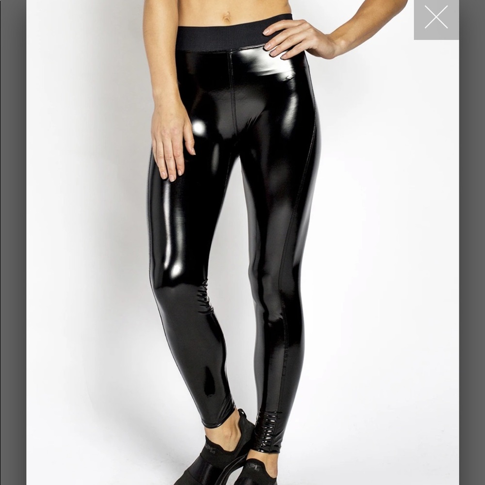 Heroine Sport Faux Patent Leather Legging Size M